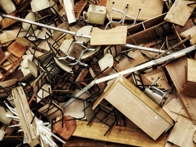 Bortforsling av möbler i Stockholm med Junk Off – snabb och miljövänlig hämtning från hem och kontor